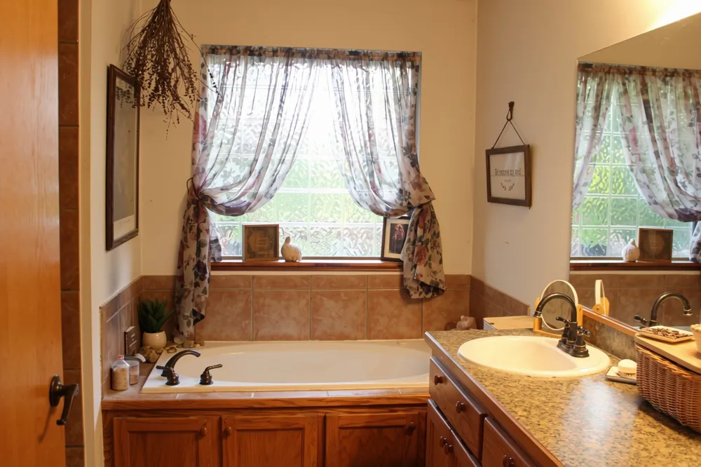 2897 Lakeside Circle Atoka, OK 74525