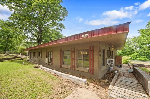 3192 W Hickory Hills Drive