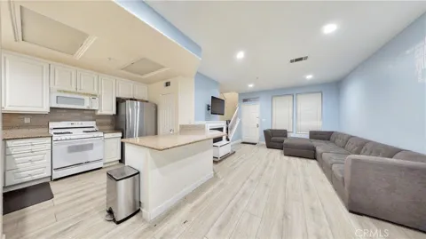 332 W Summerfield