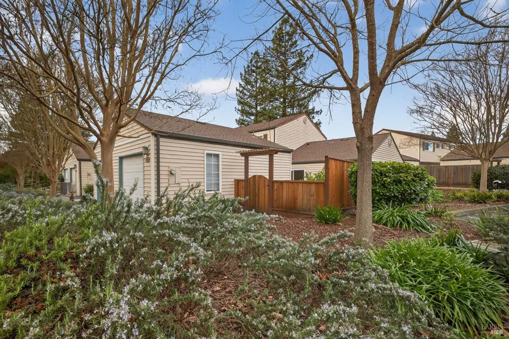 1600 Yardley Street Santa Rosa, CA 95403