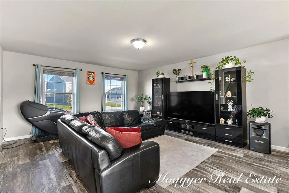 5764 Kiverton Ridge Drive SE Kentwood, MI 49508