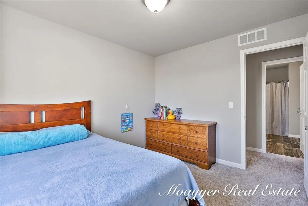5764 Kiverton Ridge Drive SE Kentwood, MI 49508
