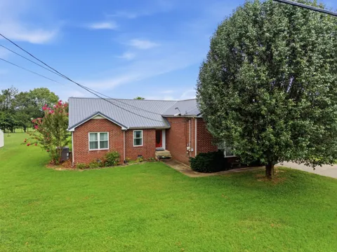 1705 Hunt Ln