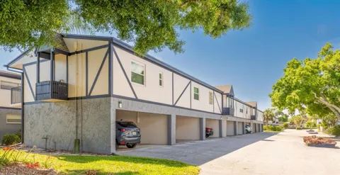 1147 KING ARTHUR COURT #204