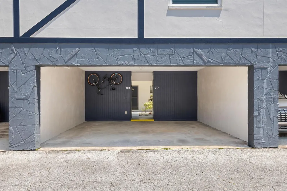 1147 KING ARTHUR COURT #204 Dunedin, FL 34698