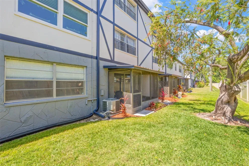 1147 KING ARTHUR COURT #204 Dunedin, FL 34698