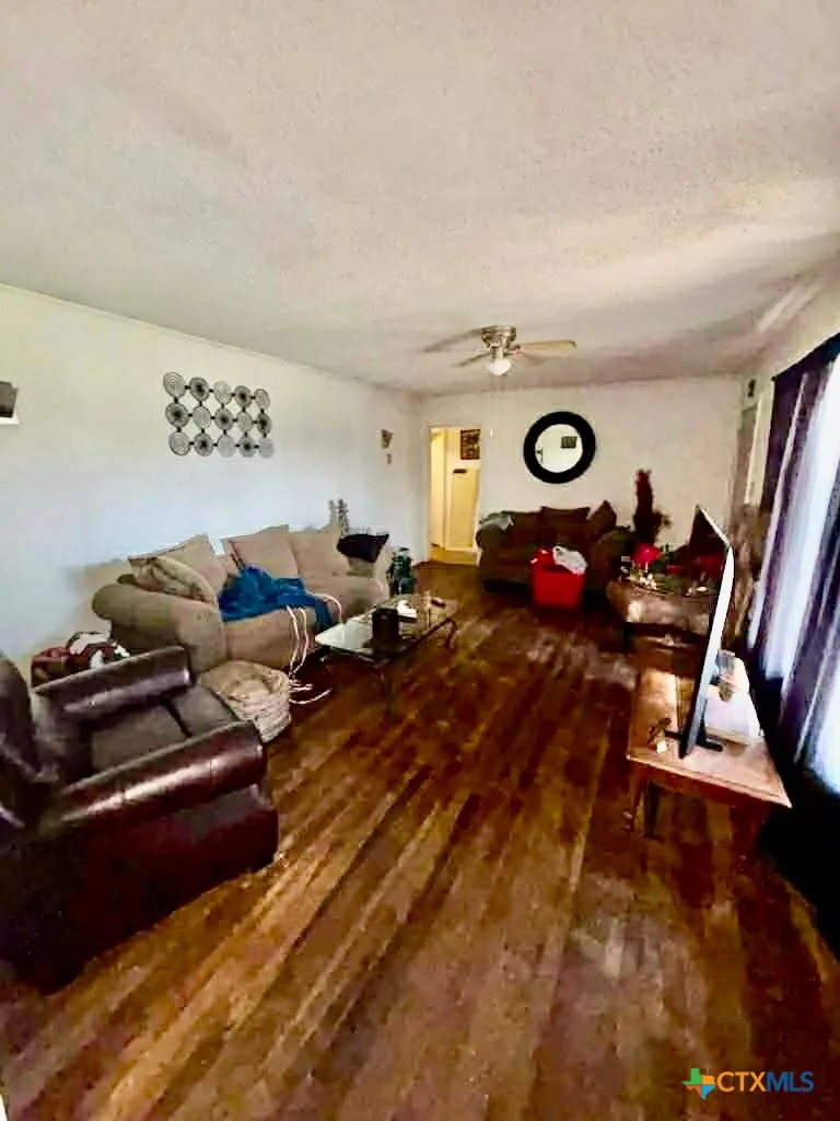 1313 Live Oak Street Marlin, TX 76661