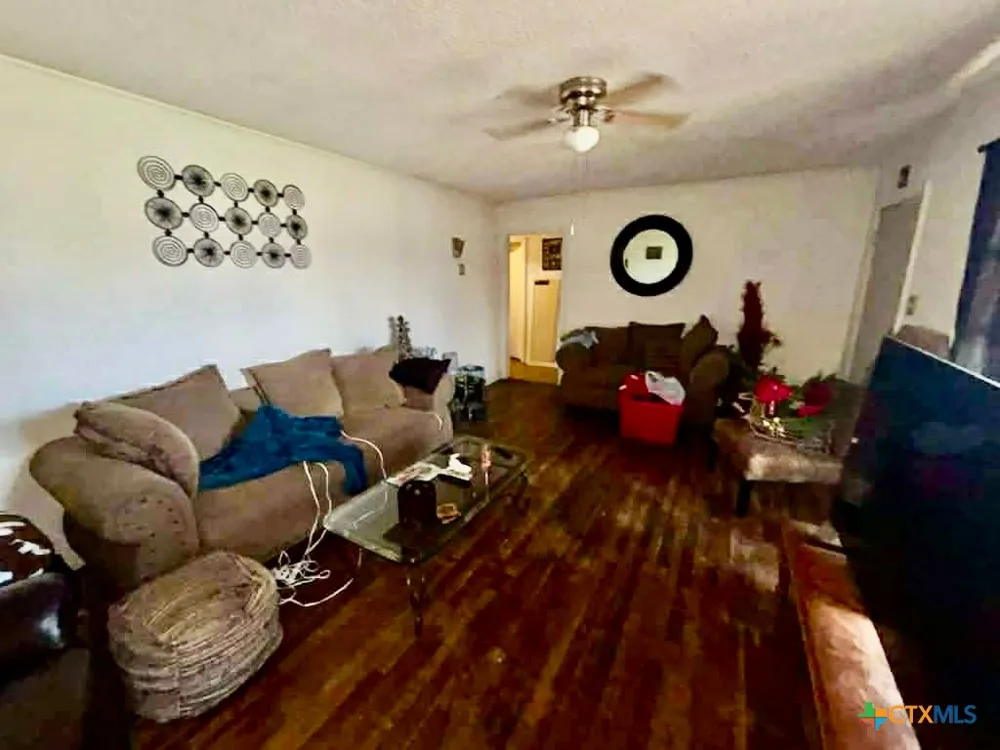 1313 Live Oak Street Marlin, TX 76661