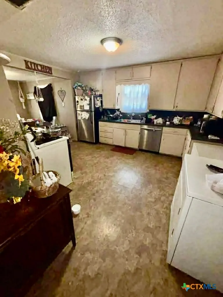 1313 Live Oak Street Marlin, TX 76661