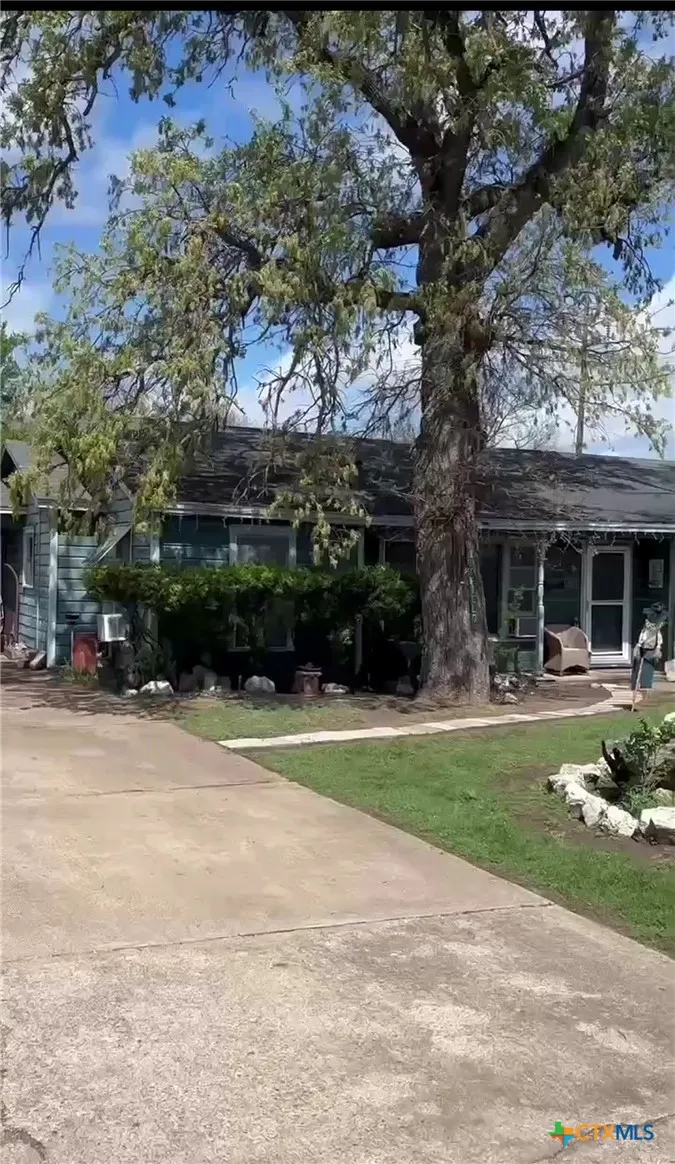 1313 Live Oak Street Marlin, TX 76661