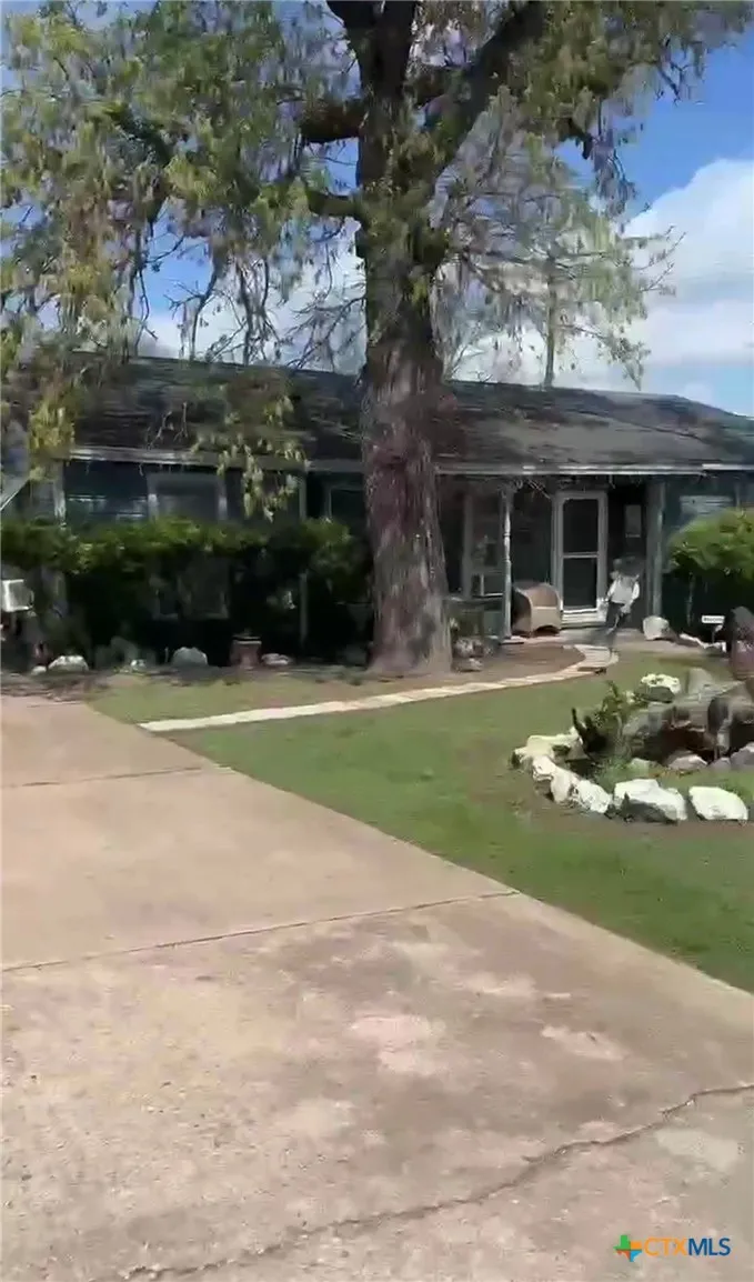 1313 Live Oak Street Marlin, TX 76661