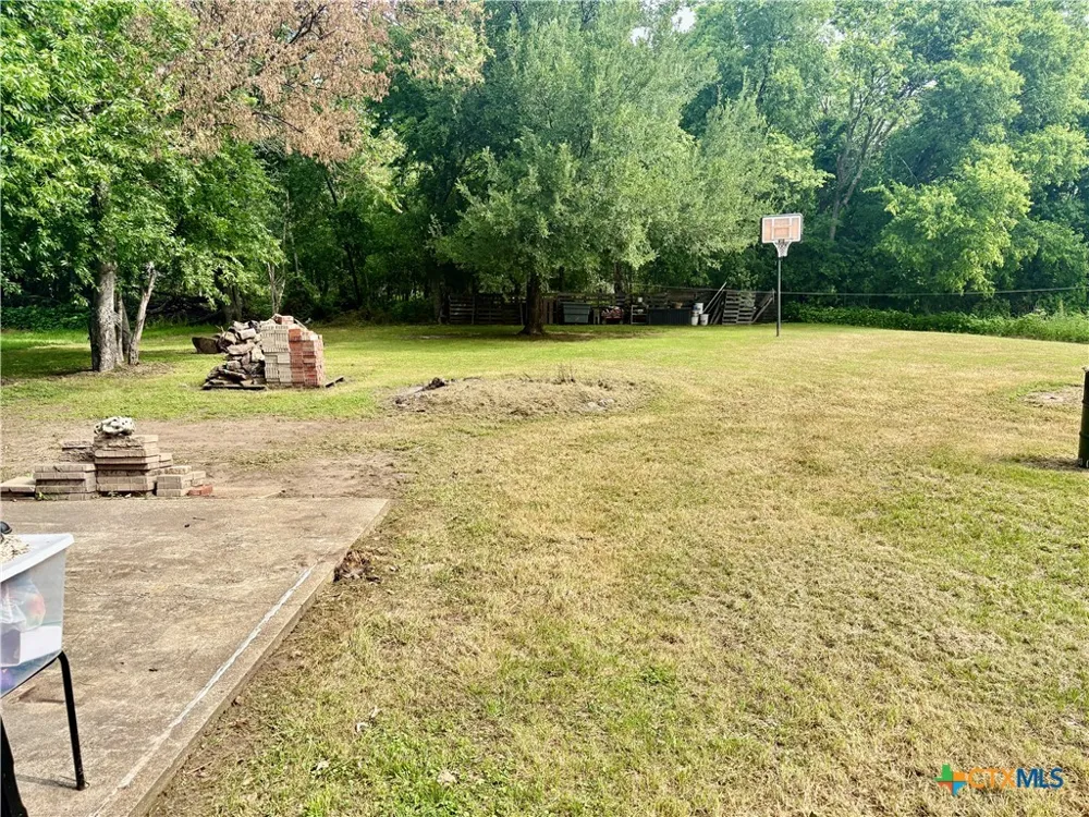1313 Live Oak Street Marlin, TX 76661