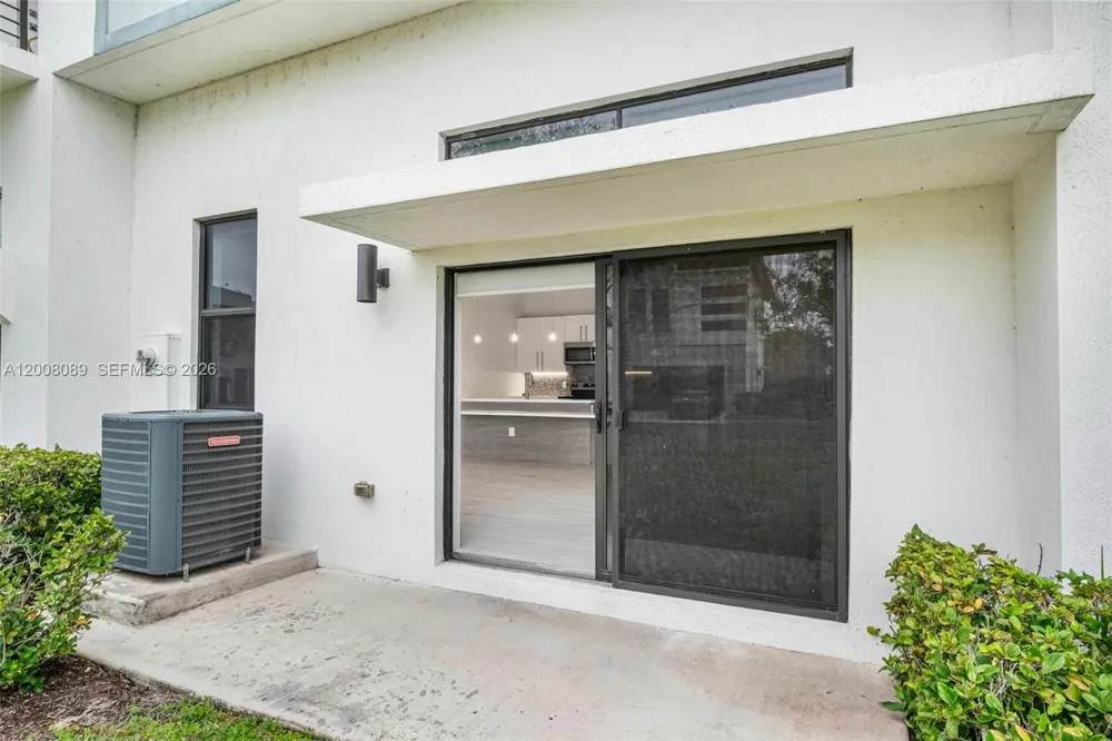 4416 NW 9th St Plantation, FL 33317