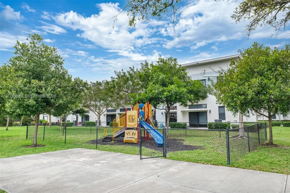 4416 NW 9th St Plantation, FL 33317