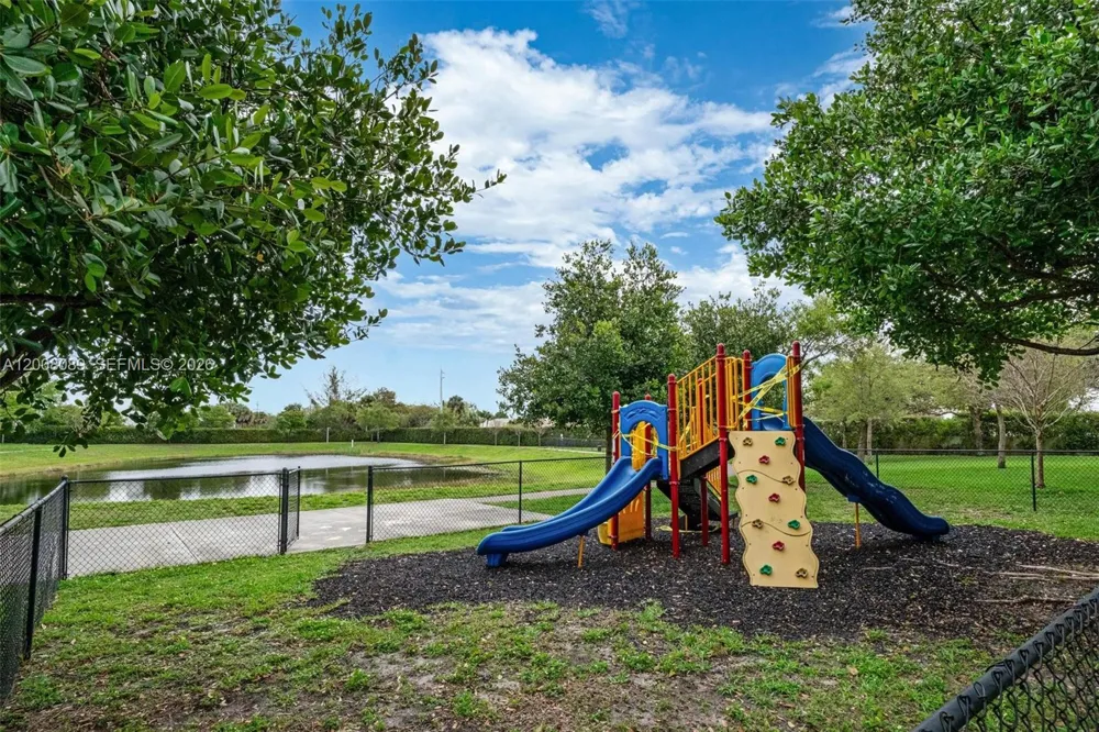 4416 NW 9th St Plantation, FL 33317