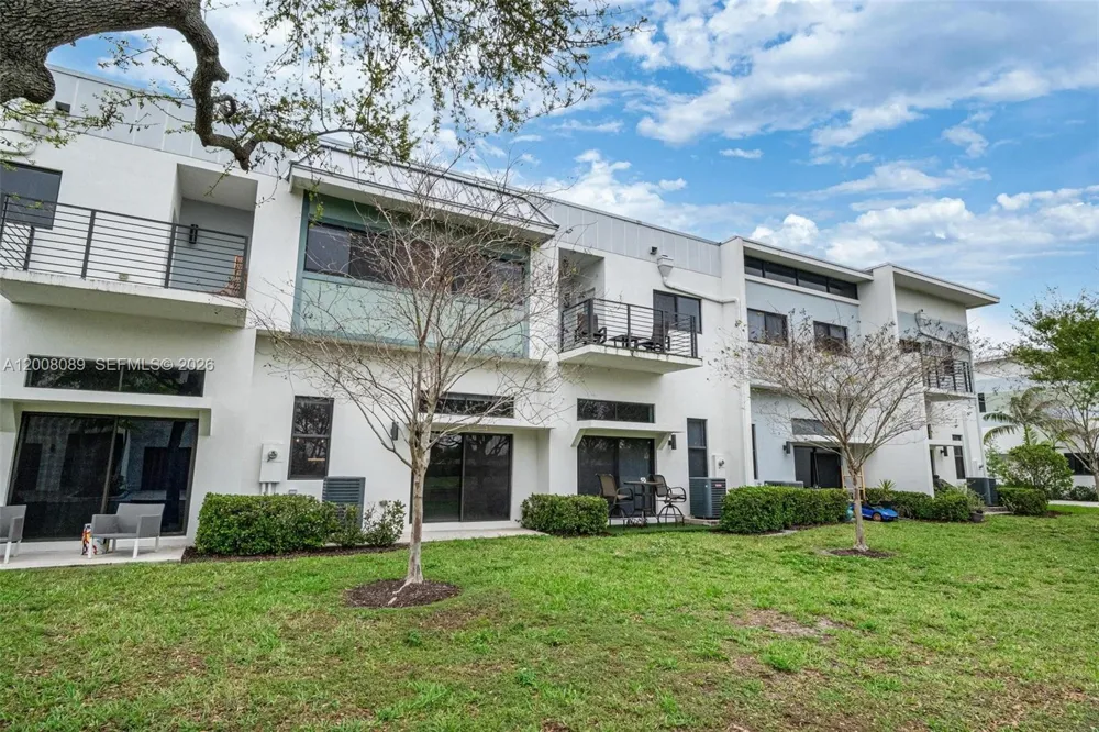 4416 NW 9th St Plantation, FL 33317