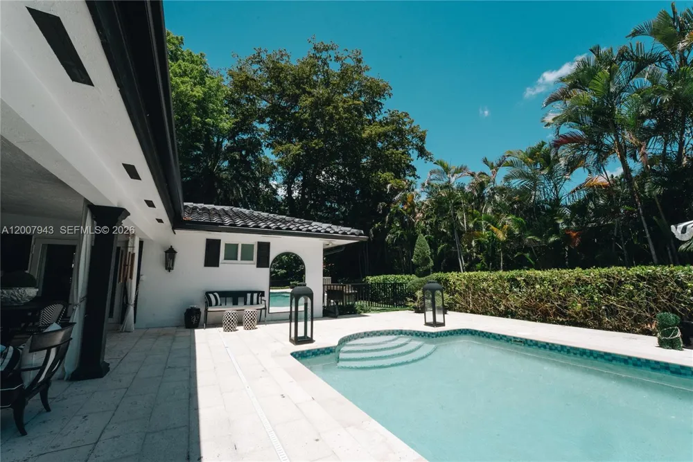 16241 W Troon Cir Miami Lakes, FL 33014