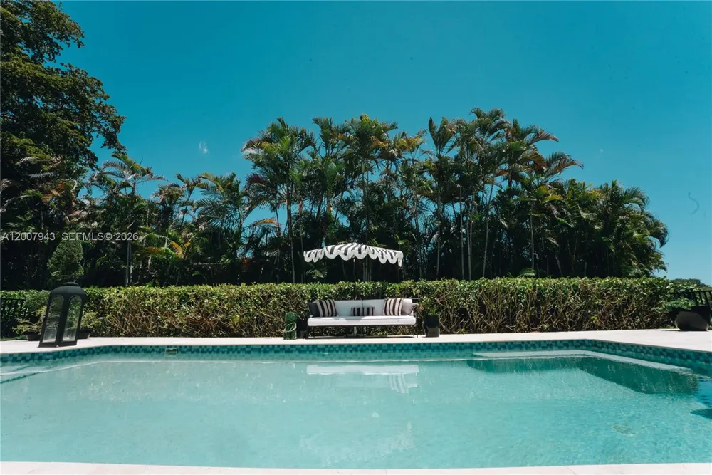16241 W Troon Cir Miami Lakes, FL 33014
