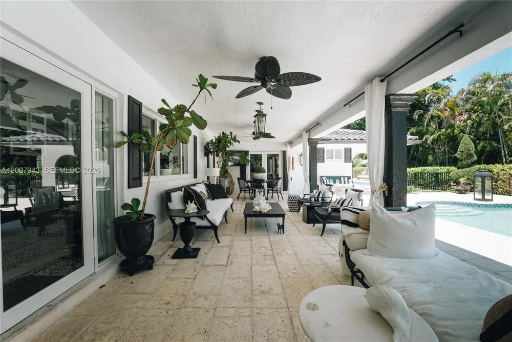 16241 W Troon Cir Miami Lakes, FL 33014