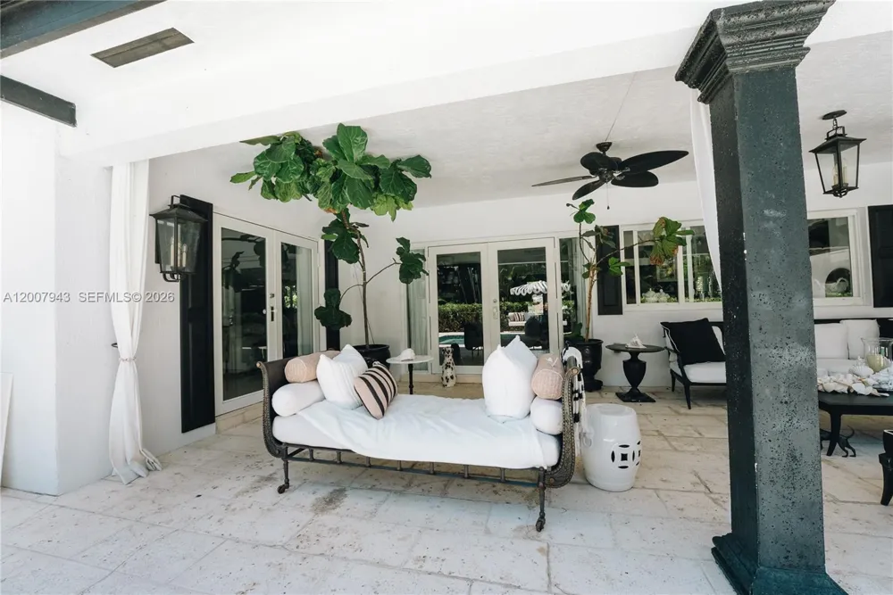 16241 W Troon Cir Miami Lakes, FL 33014