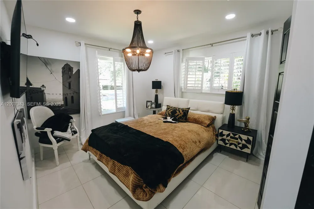 16241 W Troon Cir Miami Lakes, FL 33014