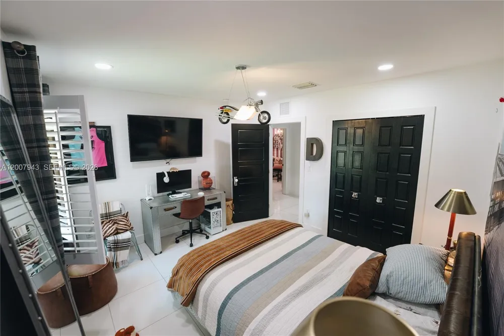 16241 W Troon Cir Miami Lakes, FL 33014