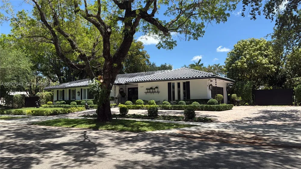 16241 W Troon Cir Miami Lakes, FL 33014