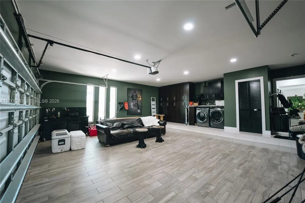 16241 W Troon Cir Miami Lakes, FL 33014