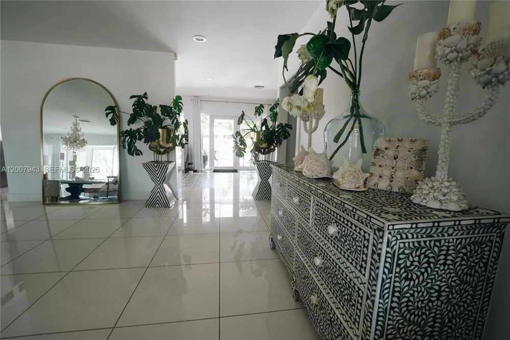 16241 W Troon Cir Miami Lakes, FL 33014