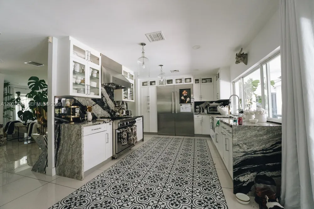 16241 W Troon Cir Miami Lakes, FL 33014