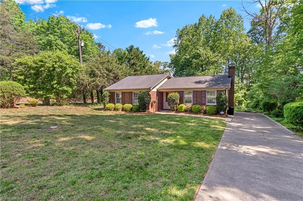 2595 Mount Salem Road Pfafftown, NC 27040