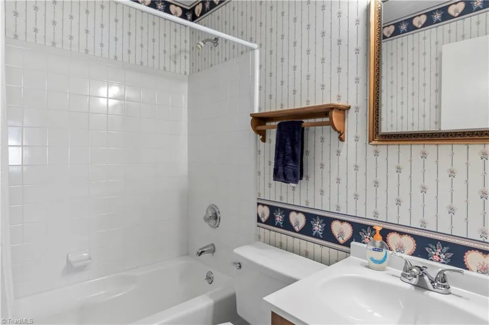 2595 Mount Salem Road Pfafftown, NC 27040