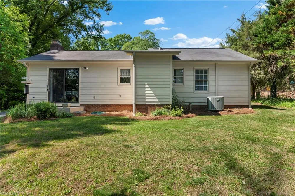 2595 Mount Salem Road Pfafftown, NC 27040