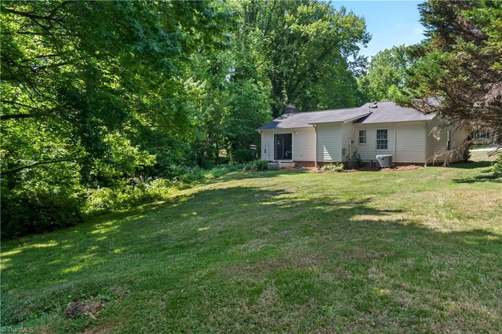 2595 Mount Salem Road Pfafftown, NC 27040