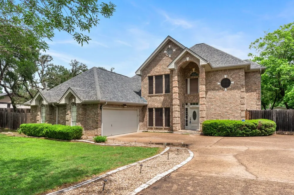 11115 Shady Hollow Drive Austin, TX 78748