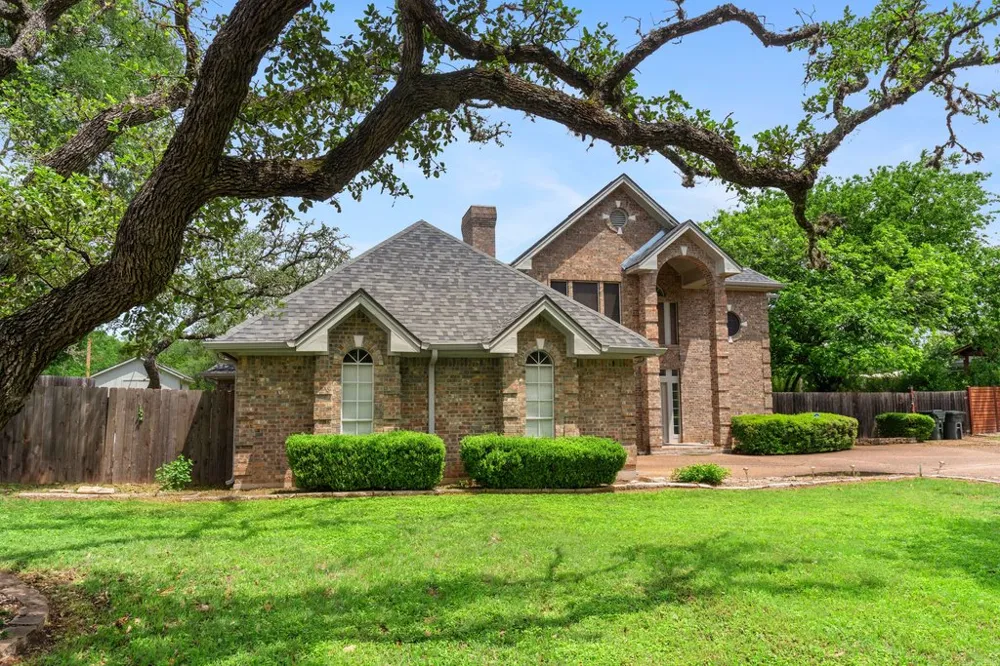 11115 Shady Hollow Drive Austin, TX 78748