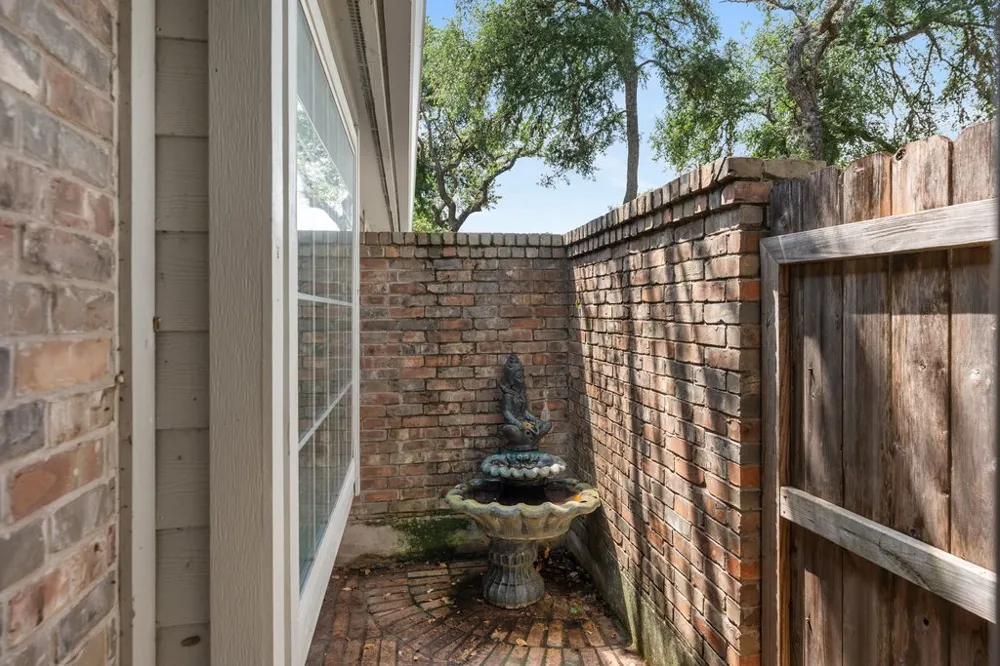 11115 Shady Hollow Drive Austin, TX 78748