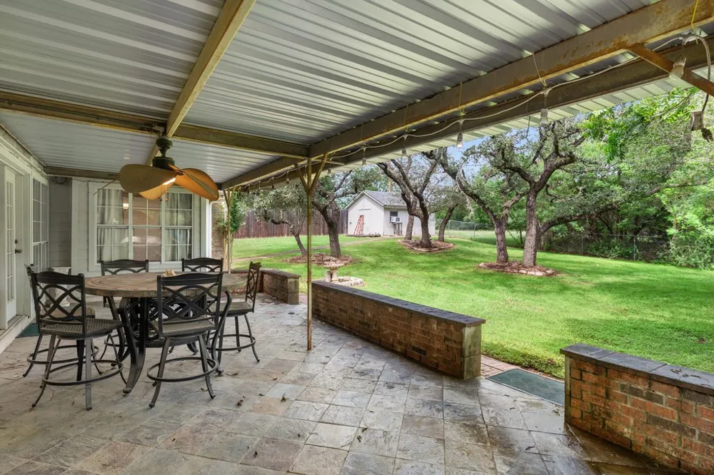 11115 Shady Hollow Drive Austin, TX 78748