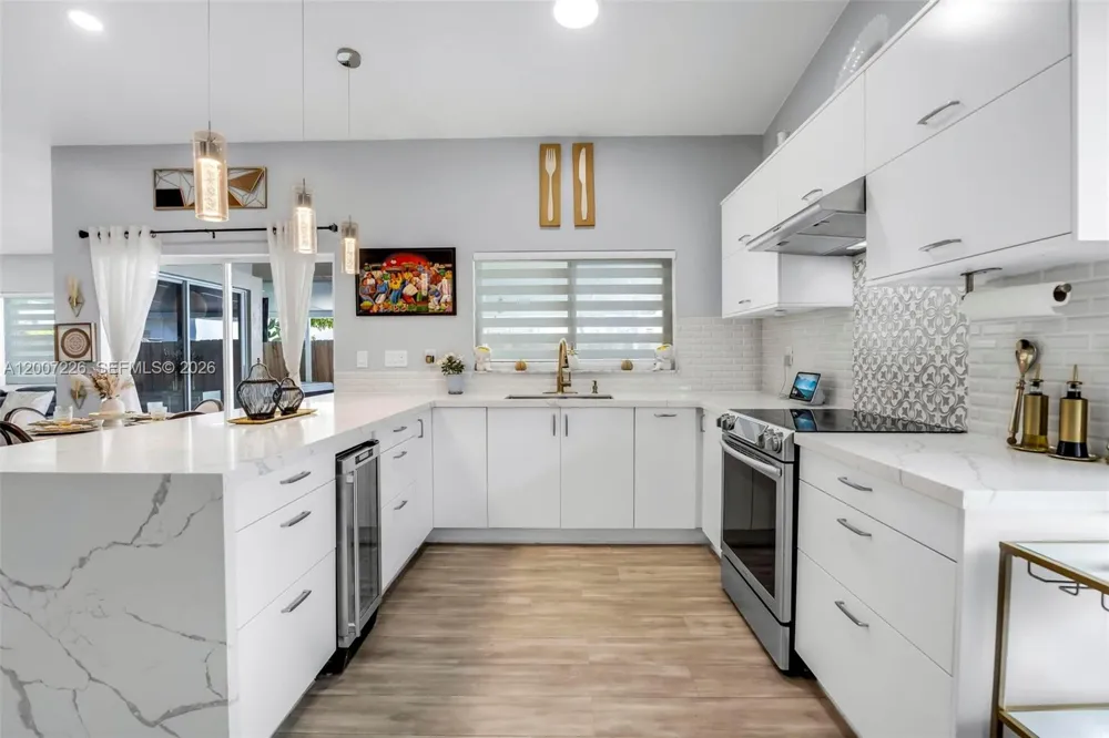 10048 SW 221st St Cutler Bay, FL 33190