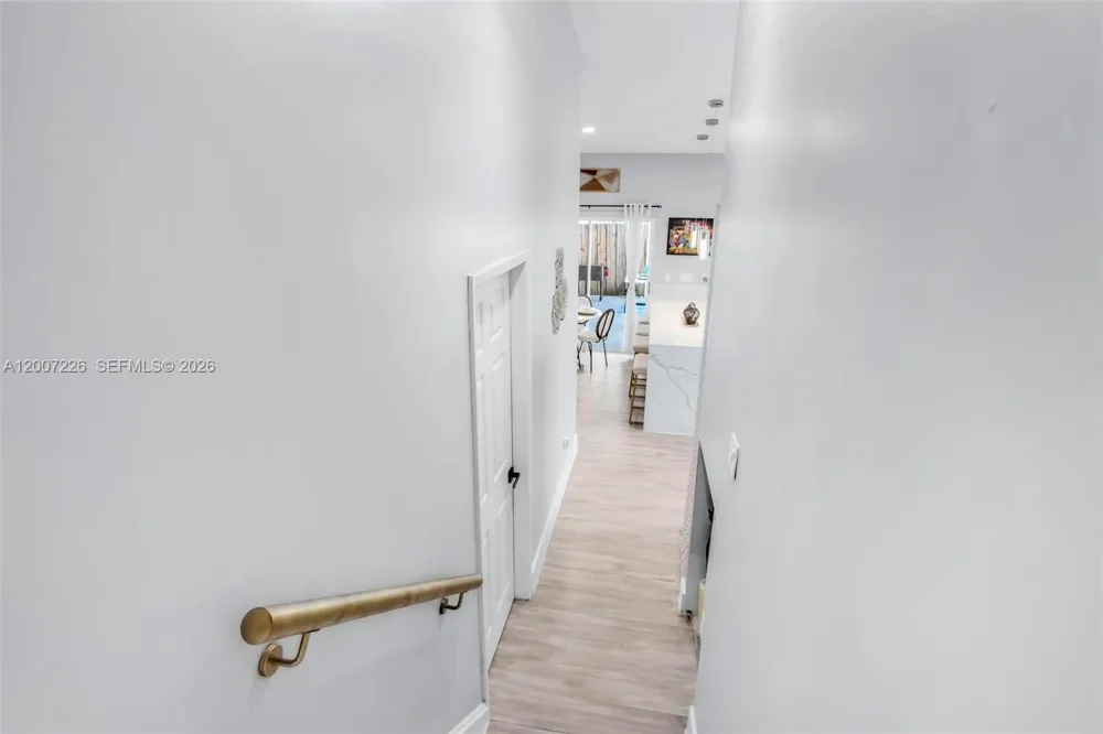 10048 SW 221st St Cutler Bay, FL 33190