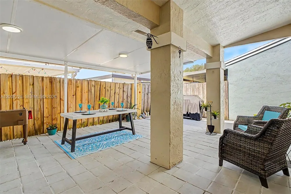 10048 SW 221st St Cutler Bay, FL 33190