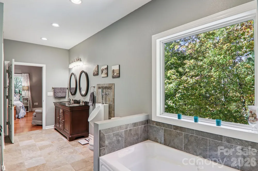 6 Wagon Trace Flat Rock, NC 28731
