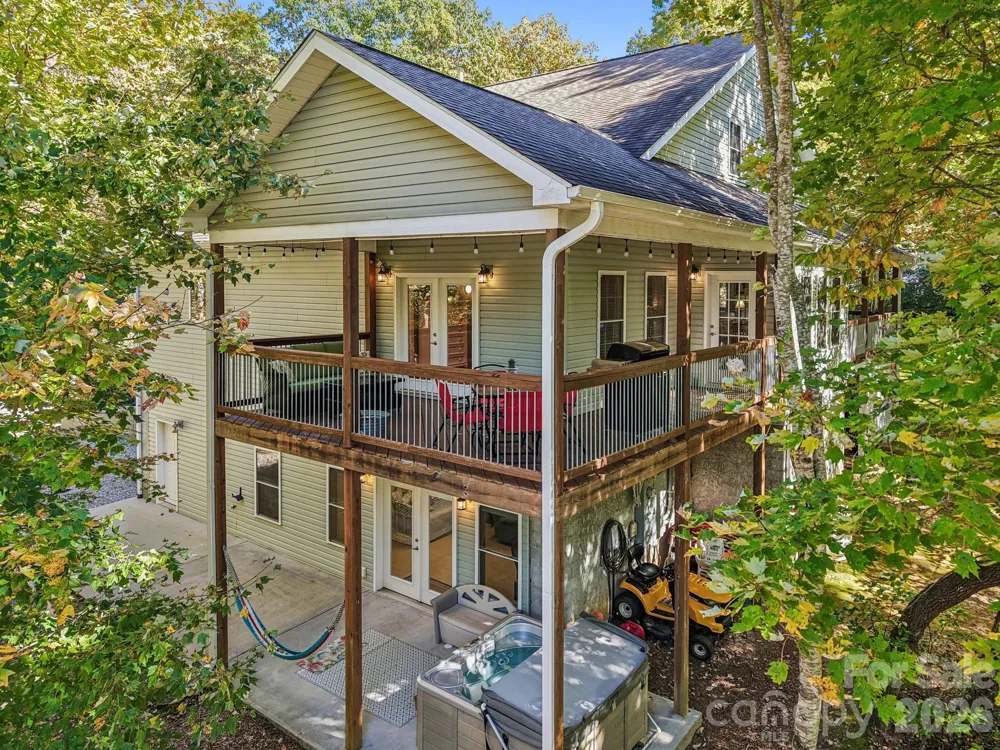 6 Wagon Trace Flat Rock, NC 28731