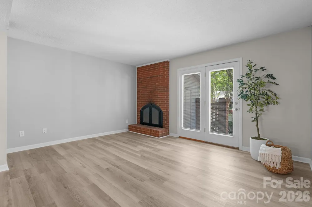 239 13th Avenue Place NW #6 Hickory, NC 28601