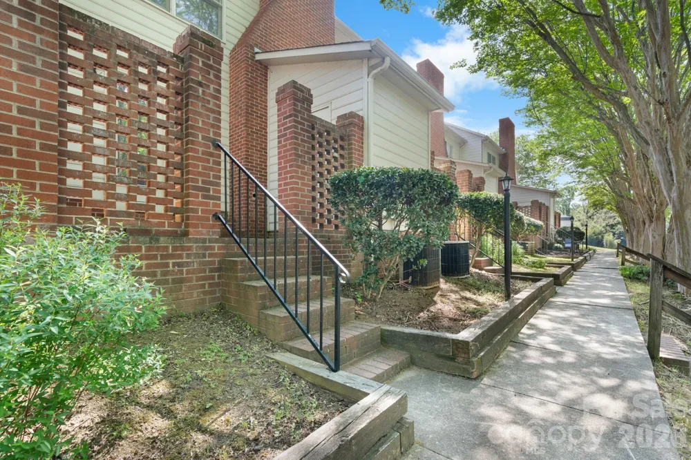 239 13th Avenue Place NW #6 Hickory, NC 28601