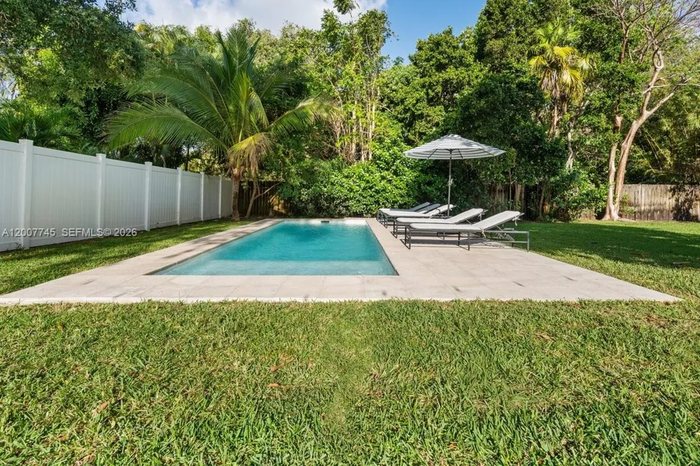 11790 NE 8th Ave Biscayne Park, FL 33161