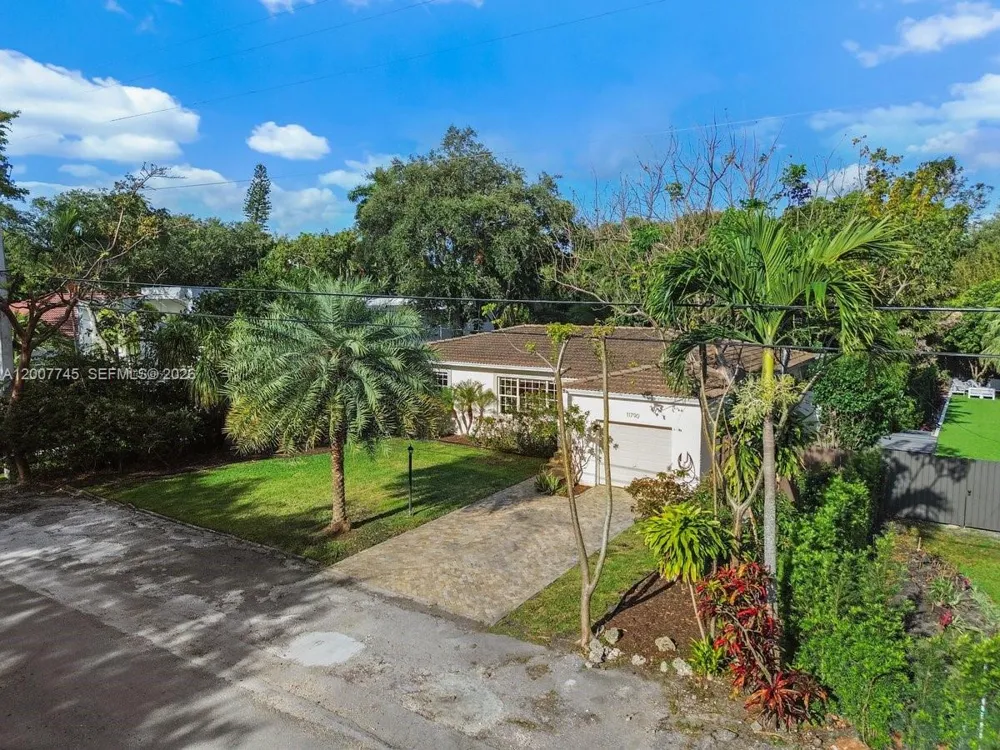11790 NE 8th Ave Biscayne Park, FL 33161