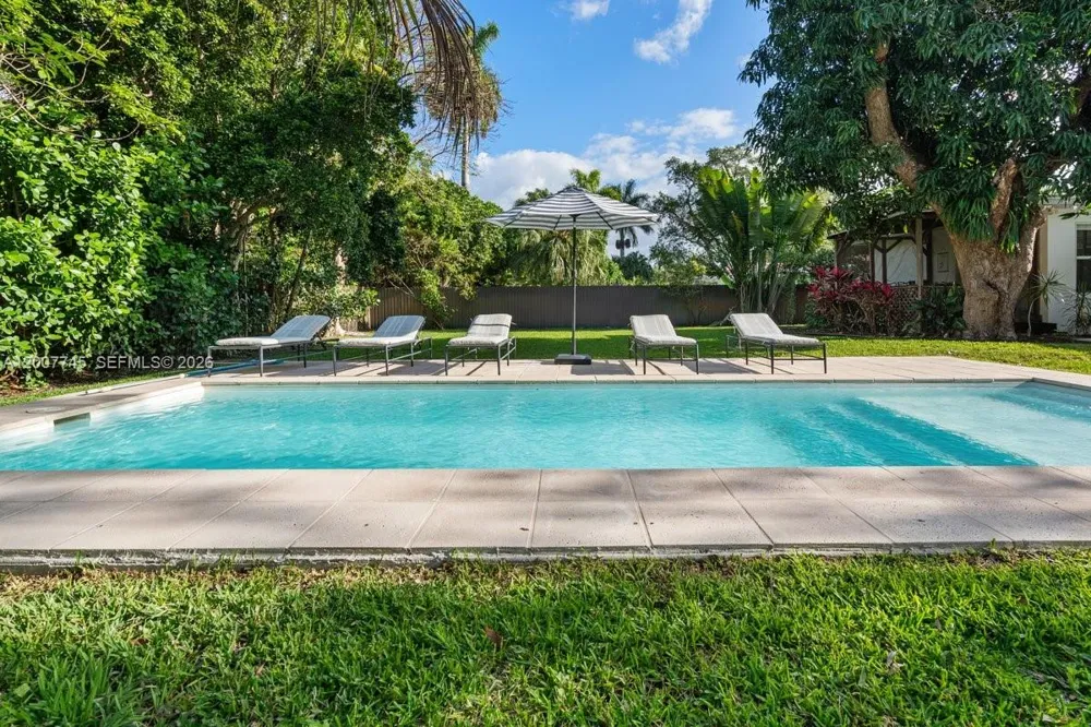 11790 NE 8th Ave Biscayne Park, FL 33161