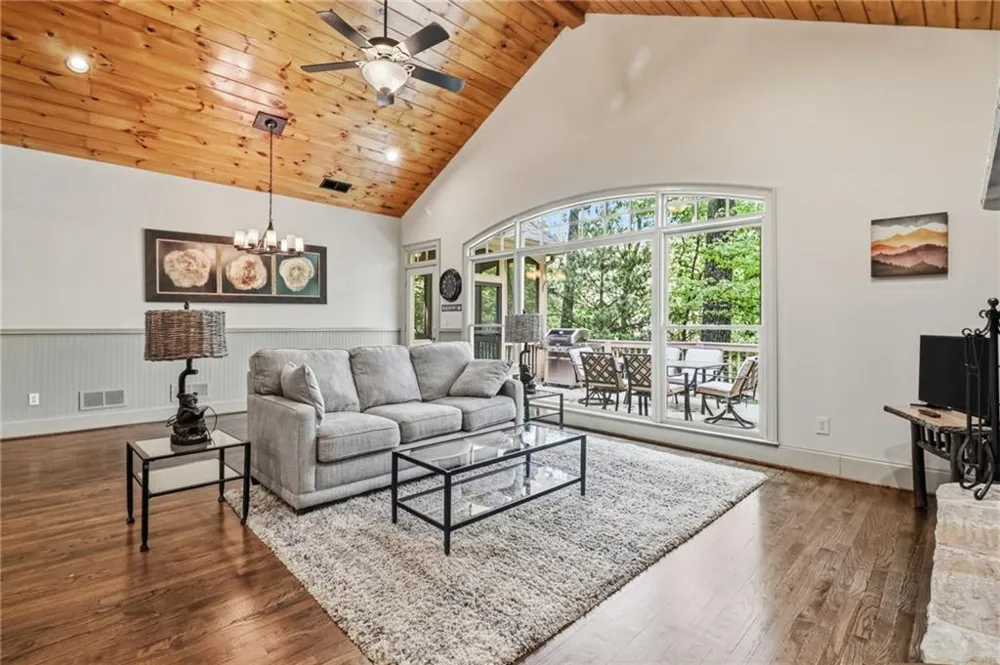 1105 Valley View Drive Big Canoe, GA 30143
