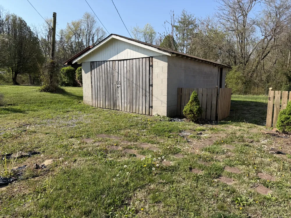 303 W Stewart Ave Monterey, TN 38574